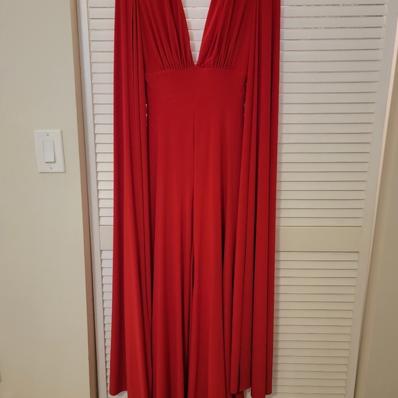 Red Jumpsuit Club L - Picture 4 of 5
